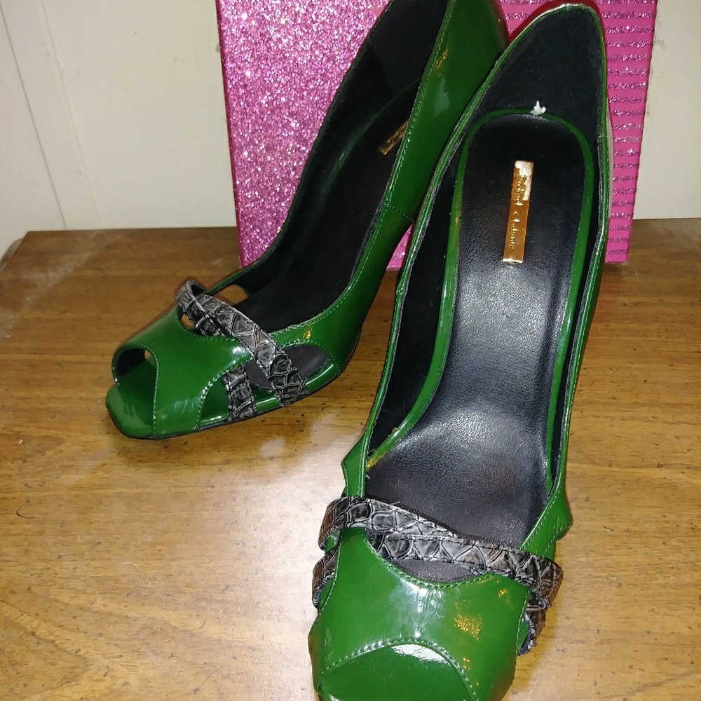 Micheal Antonio Green Open Toe Slip-ons Heels